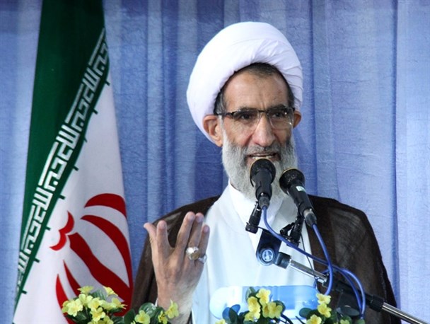 نگذاریم ارزش های انقلاب و نظام خاک بخورند
