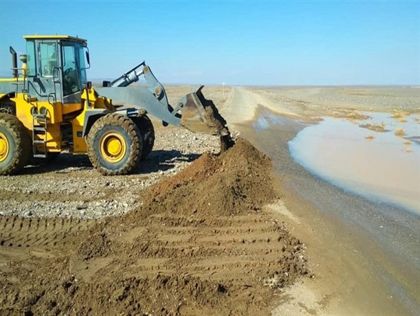 ترمیم ۲۵ نقطه تخریب شده جاده ناشی از سیلاب در محور فرعی سفیدآبه - میل نادر