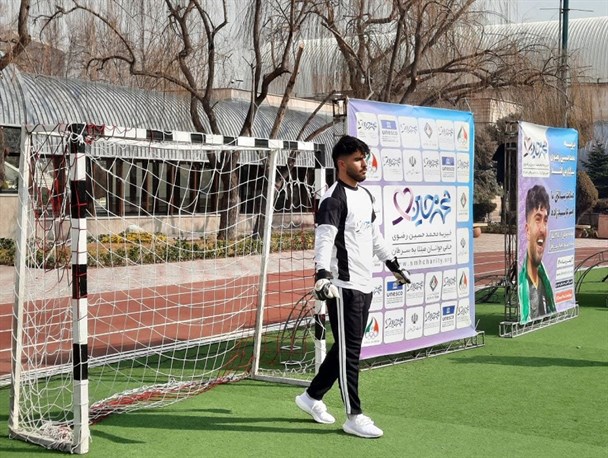 «پنالتی با امیر عابدزاده» در آکادمی المپیک/ کودکان به دروازه بان تیم ملی گل زدند+عکس