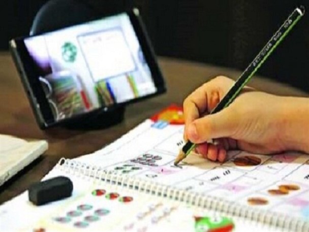دلنگرانی از شیوع امیکرون و آسیب‌های آموزش مجازی؛ کفه های نامیزان ترازوی آموزش و پرورش