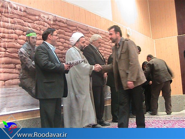 هنرمندان بسیجی تویسرکان تجلیل شدند/ اخلاص ویژگی هنرمند بسیجی
