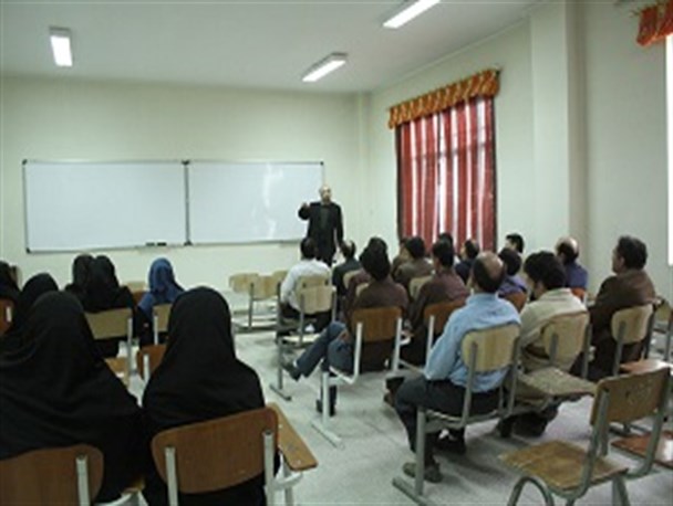 برگزاری کارگاه آموزشی تولید ملی، حمایت از کار و سرمایه ایرانی در دانشگاه آزاد میانه