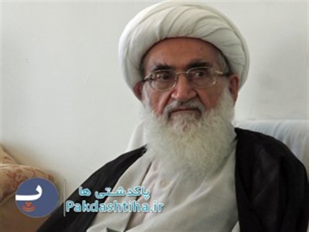 آیت‌الله نوری همدانی به مقام شهدای گمنام پاکدشت ادای احترام کرد