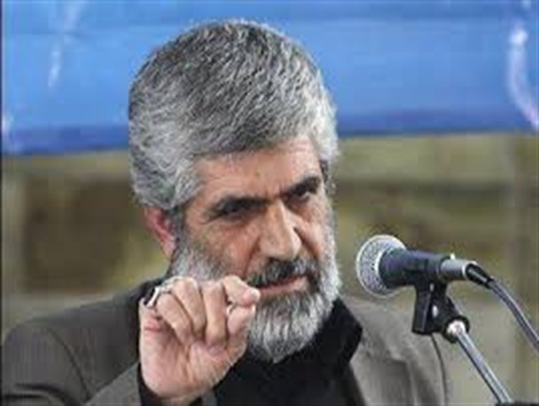 خط و مشی دولت یازدهم در راستای خواسته های رهبری و ملت نیست/ جای تاسف دارد که آرمان های اسلام و شهادت کم رنگ می شود