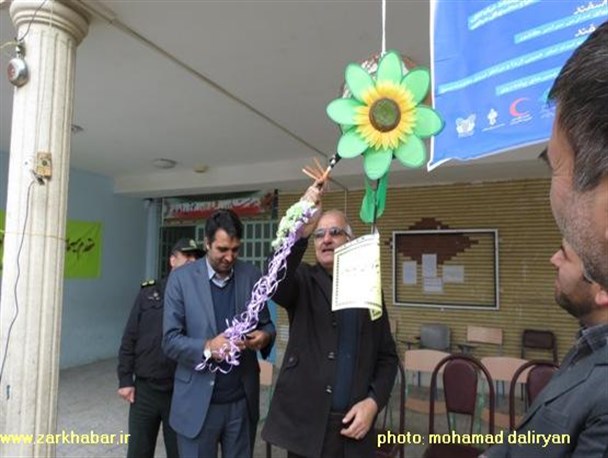 زنگ نیکوکاری در مدارس شهرستان زرندیه نواخته شد