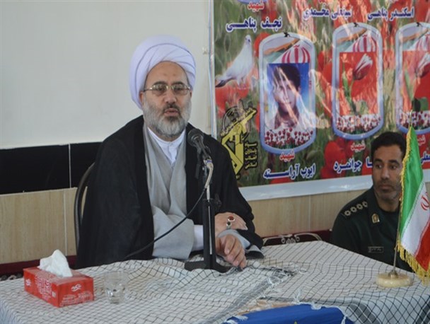 خط مقدم دشمن در پشت بام خانه هاست/ ماهواره ابزار دشمنان برای نفوذ فرهنگی است