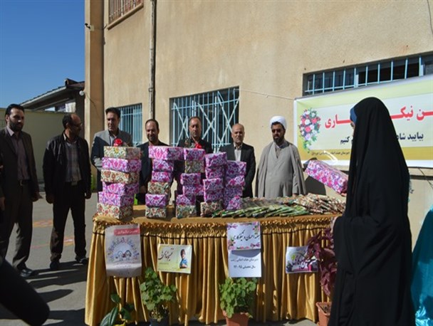 دانش آموزان میاندوآبی، نیازمندان را تنها نگذاشتند +تصاویر