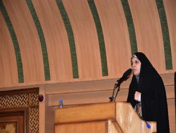 خانم مولاوردی با مسئولیت شغلیش آشنایی ندارد/ سخنان معاون رئیس جمهور باعث ایجاد تفرقه در جامعه است