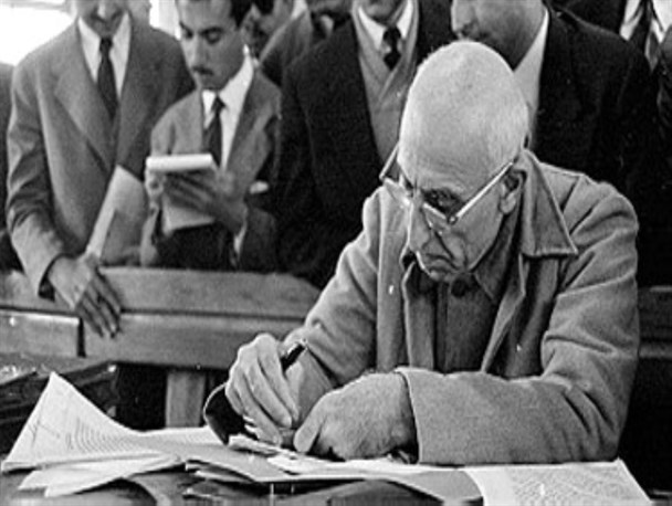 مصدق هرچه بود و هرچه کرد،اسطوره نیست!