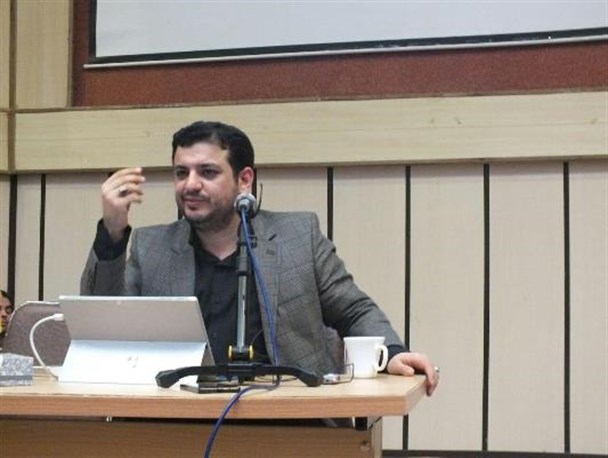تصاویر/ سخنرانی استاد رائفی‌پور در دانشگاه یزد