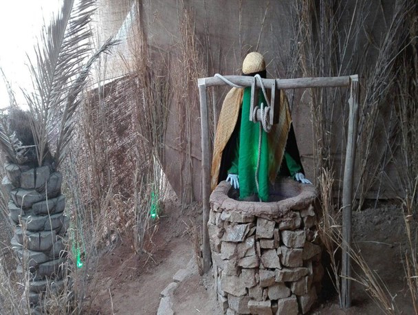 نمایشگاه "ریحانه کبود" در روستای مؤمن آباد + عکس