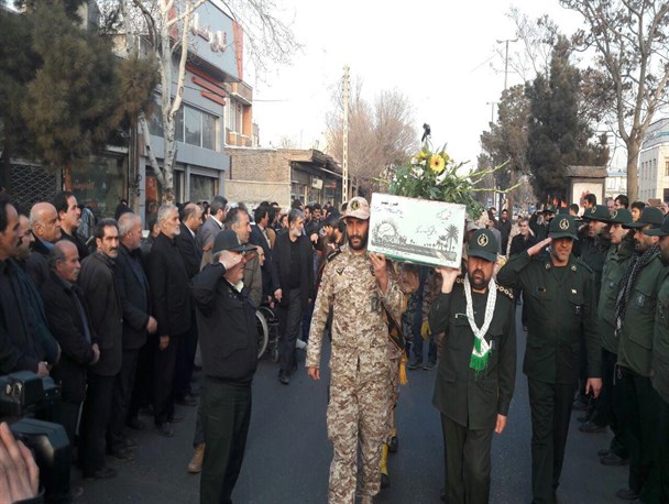 پیکر مطهر یک شهید گمنام دوران دفاع مقدس در ایلخچی تشییع شد+تصاویر