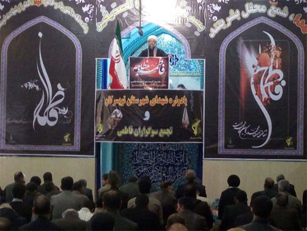 امروز عده ای با تعبیر نادرستی از قرآن، حرف از صلح با دشمن میزنند/انقلابیون، گرفتار انحراف عظیم زمان صدر اسلام نشوند