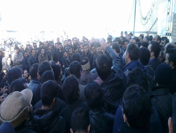 برفاب کارخانه ای بدون نان و آب/ اخراج کارگران در کارخانه نیمه تعطیل