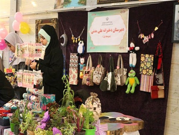 بزرگترین بازارچه دانش آموزی مدارس گرگان افتتاح شد + تصاویر