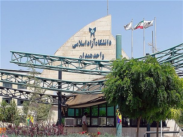 دانشجویان از مسئولین سوال می پرسند