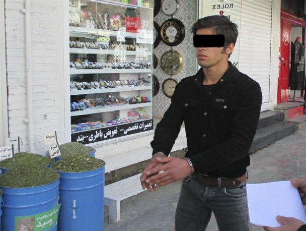 دستگیری شرور سابق دار در شهرکرد