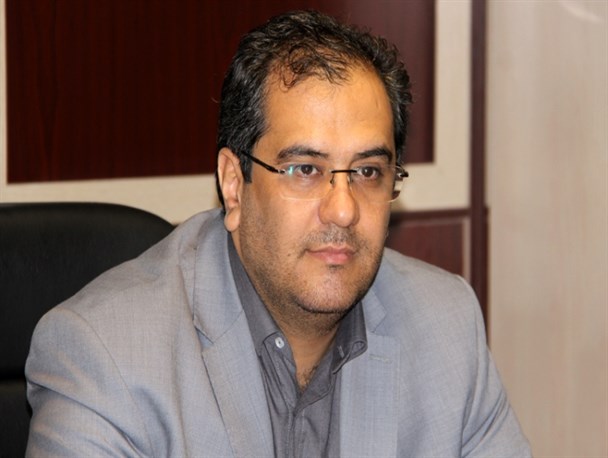 تجهیز میدان امام خمینی(ره) قرچک به چراغ راهنمایی زمان‌دار
