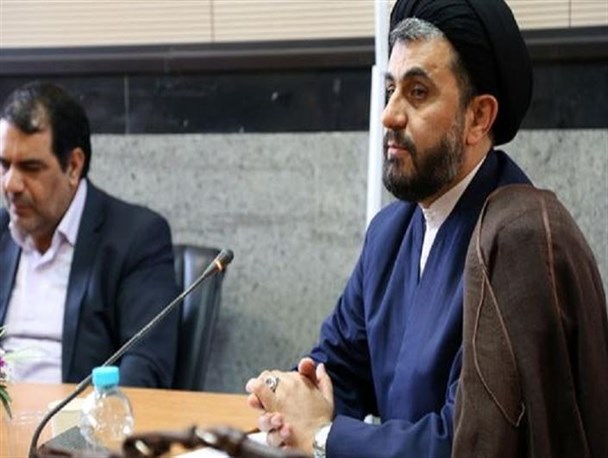 نباید مباحث سیاسی را در موضوعات فرهنگی دخیل کنیم
