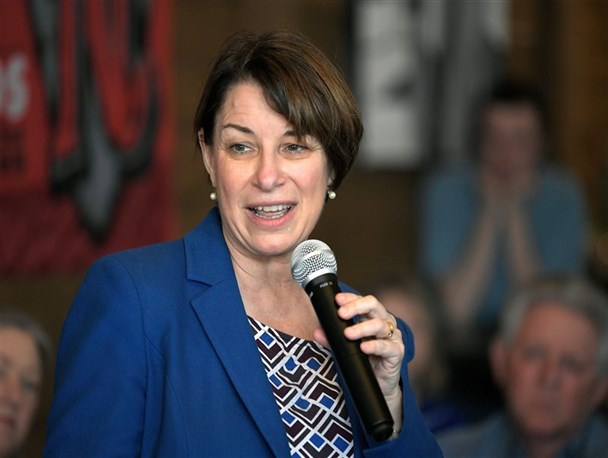 سناتور آمریکایی به نفع بایدن از انتخابات ریاست جمهوری کناره‌گیری کرد