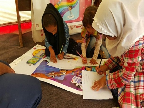 ایستگاه نقاشی با موضوع دوستدار کودک در سوسنگرد برگزار شد+ عکس