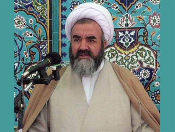 تنها راه مقابله با زورگویی‌های دشمنان تبعیت از رهبری و توانمند کردن کشور در عرصه‌های نظامی و اقتصادی است