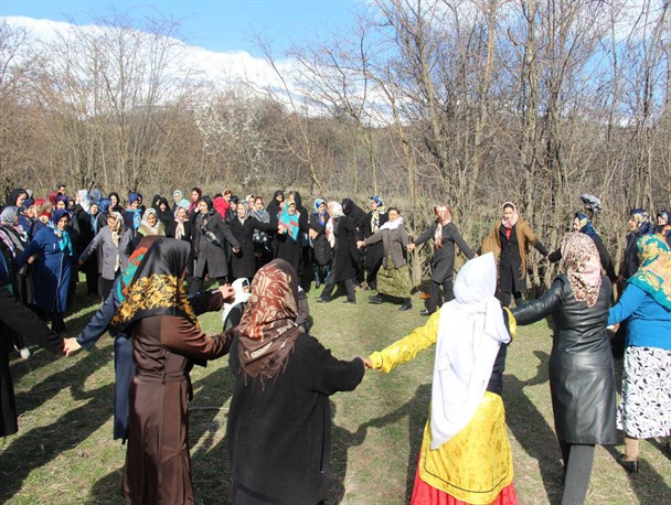 سیزده بدر خاص در روستای "درو" شاهرود