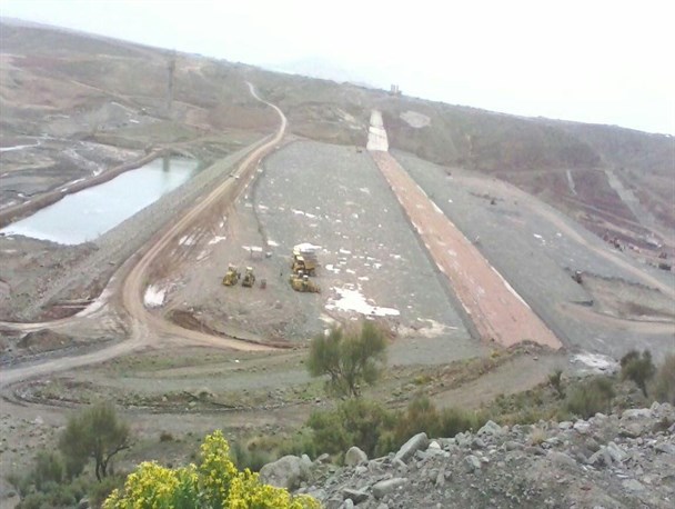 نمایی از سد صفارود شهرستان رابر