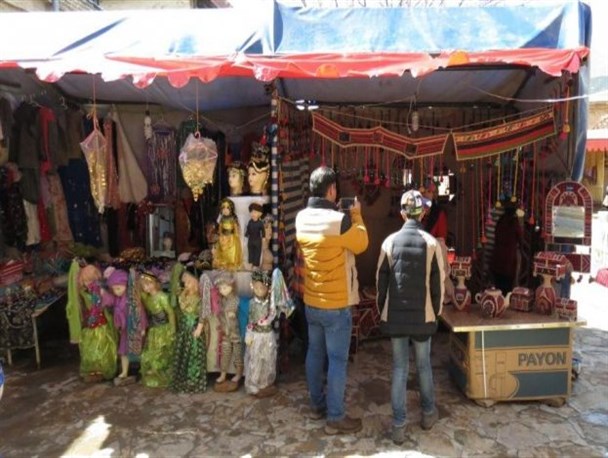 برپایی نمایشگاه نوروزی صنایع دستی کردستان در عمارت حبیبی به روایت تصویر