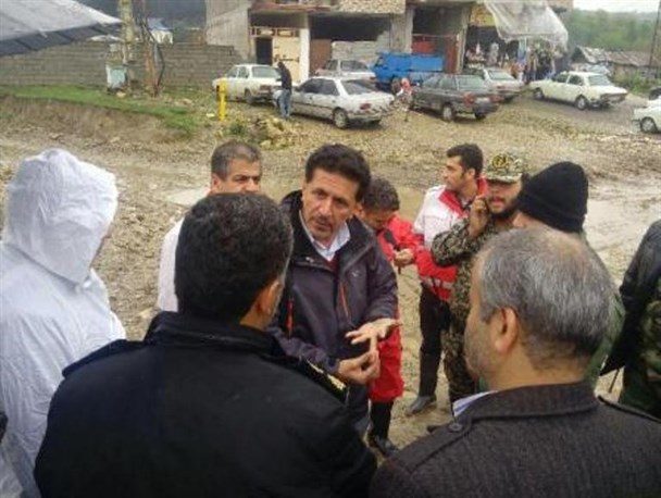 جاری شدن سیل در آمل به 50 واحد مسکونی روستایی خسارت وارد کرد/ توزیع وسایل ضروری و مورد نیاز در بین سیل‌زدگان