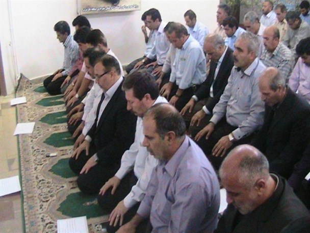برپایی نماز جماعت در مساجد میان راهی مسافران نوروزی