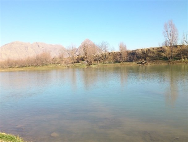 برکه و آبگیرهای زیبای سنقر