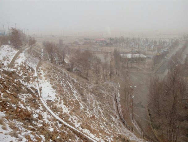 برف و کولاک در مناطق کوهستانی/ سامانه بارشی همچنان در استان مستقر است