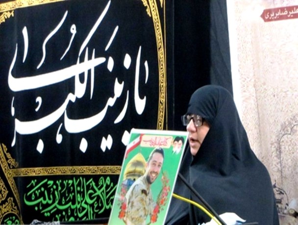 مراسم وفات حضرت زینب (س) با حضور مادر شهید مدافع حرم حسین مشتاقی در قائم‌شهر برگزار شد
