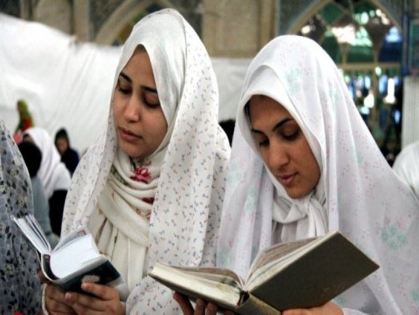 اعتکاف، فرصت نجوا با خدا / پناه بیش از 400 بانوی کردستانی به خلوتگاه مناجات