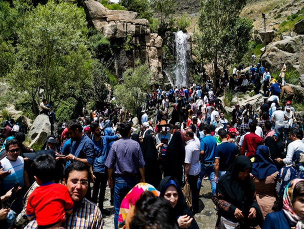 چالش پارکینگ گنجنامه و گلایه مسافران