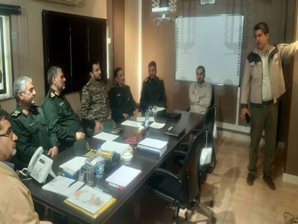 سپاه و بسیج خادم مردم و تا زمان نیاز در خدمت آنها هستند/ رهبر انقلاب دل نگران مردم بودند