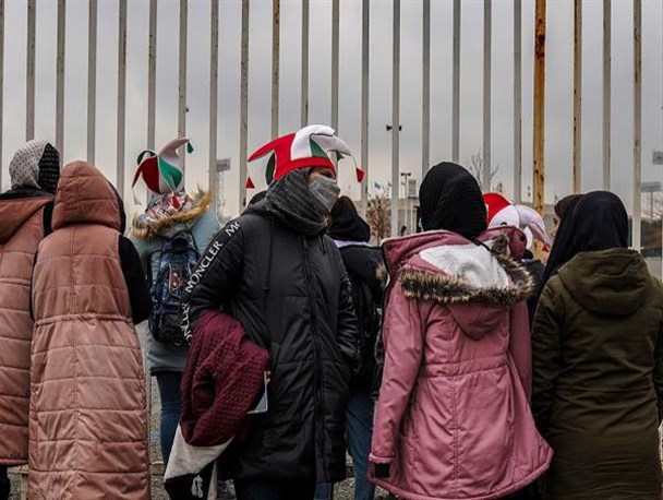 استعمار مجازی درصدد به انزوا بردن گفتمان رهبر معظم انقلاب است/ زنان و ورزشگاه؛ حربه جریان های داخلی و خارجی برای انحراف شعار سال