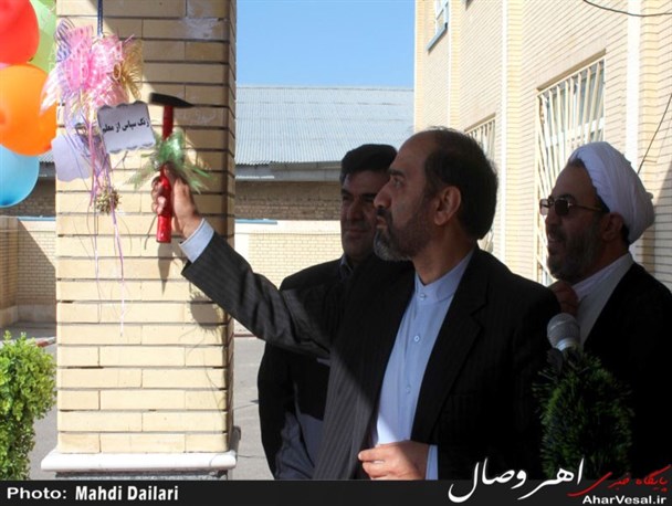 نقش و تاثیر معلم در کلیه مراحل زندگی فراموش شدنی نیست