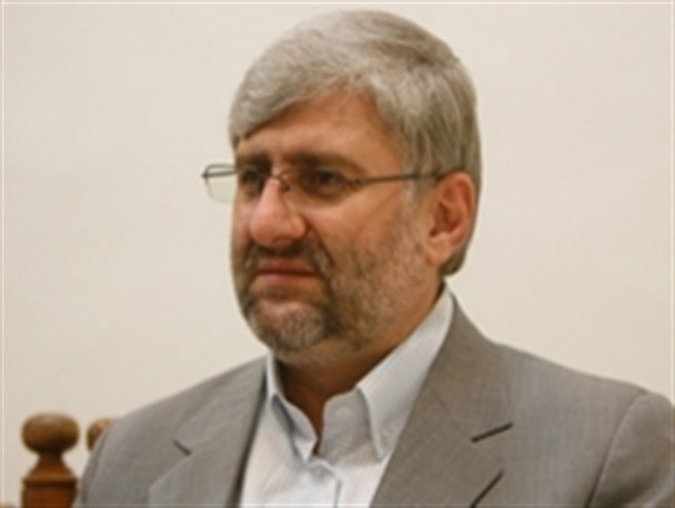 سفراستانی با سفر انتخاباتی متفاوت است/دولت برنامه ای جدی به بحث خروج از رکود ارائه کند