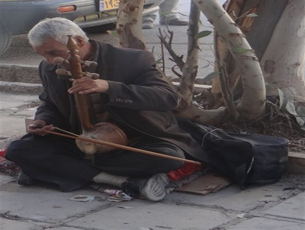 پدری که ساز زندگی اش کوک نیست