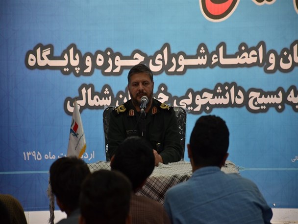 اگر دولت مردان، اقتصاد مقاومتی را اجرا نکنند،یا خیانت کرده اند یا جهالت