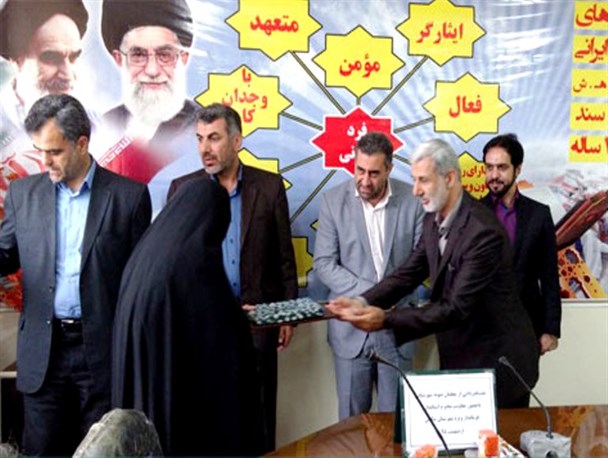 تجلیل از معلمان نمونه تنکابن+تصاویر
