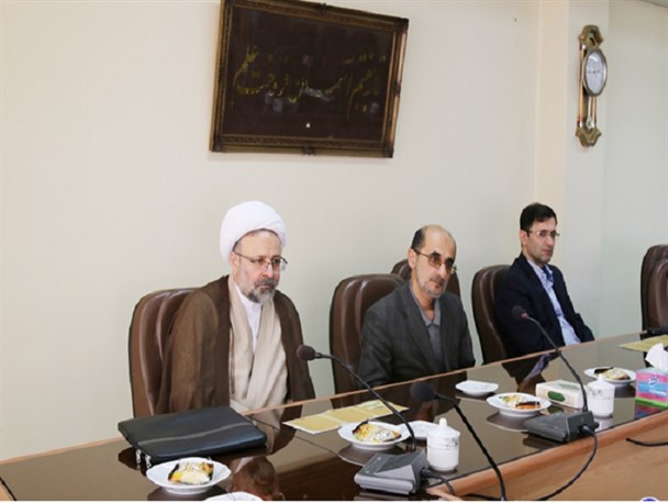 کرسی های آزاداندیشی باید متناسب با نیاز روز دانشگاه باشد