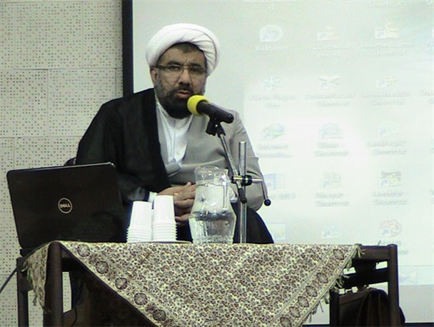 دشمنان با بهره گیری از شبکه های ماهواره ای، به دنبال تغییر الگو و رفتار جوامع بشری هستند