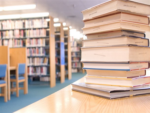 گشایش نمایشگاه کتاب در اسفراین