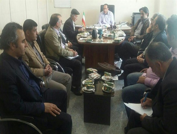 نشست اعضای خانه ادبیات استان همدان با مسئولین انجمن های ادبی شهرستان بهار