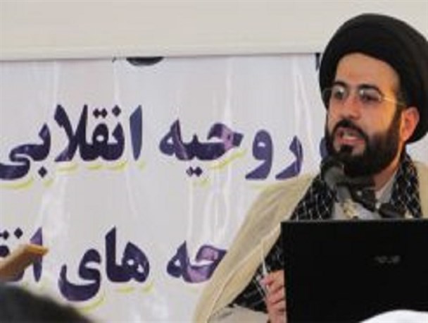 برای مقابله با جریان غیرانقلابی وارد میدان شده ایم