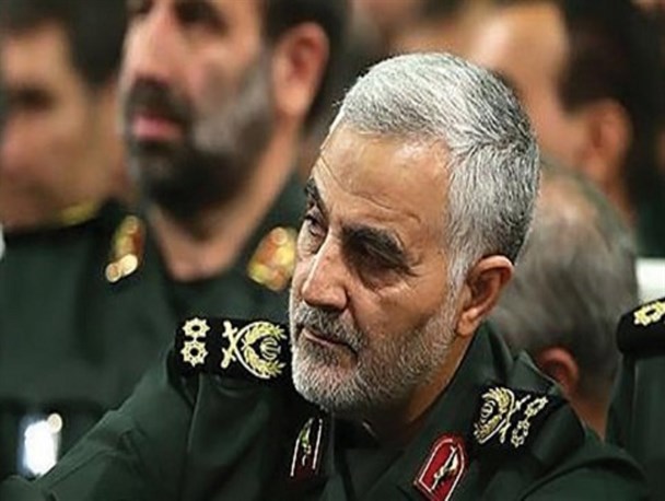 سردار سلیمانی در مراسم تشییع همرزم قدیمی