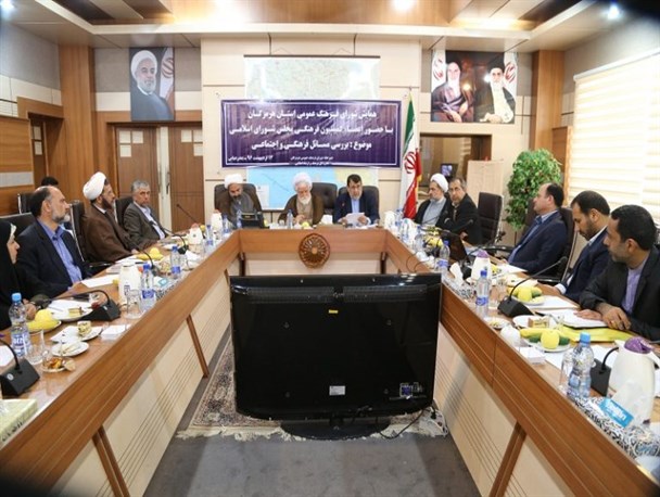 هرمزگان دروازه جمهوری اسلامی ایران در پیوند با جهان/ توسعه فرهنگی زیربنای توسعه اقتصادی کشور استند